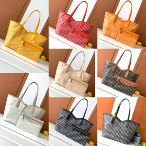 M Canvas series tote bag