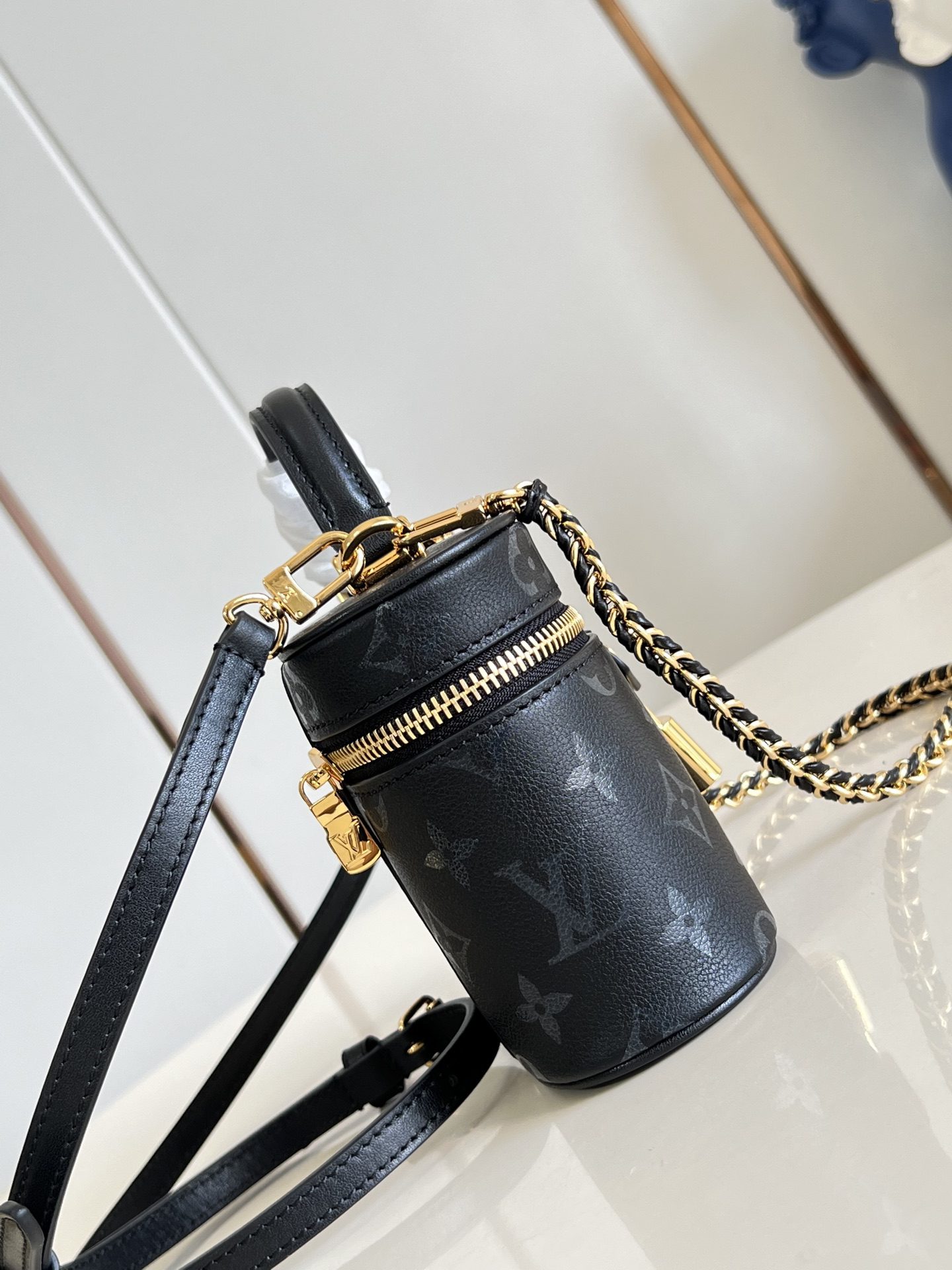 Vanity Chain Pouch - Image 3