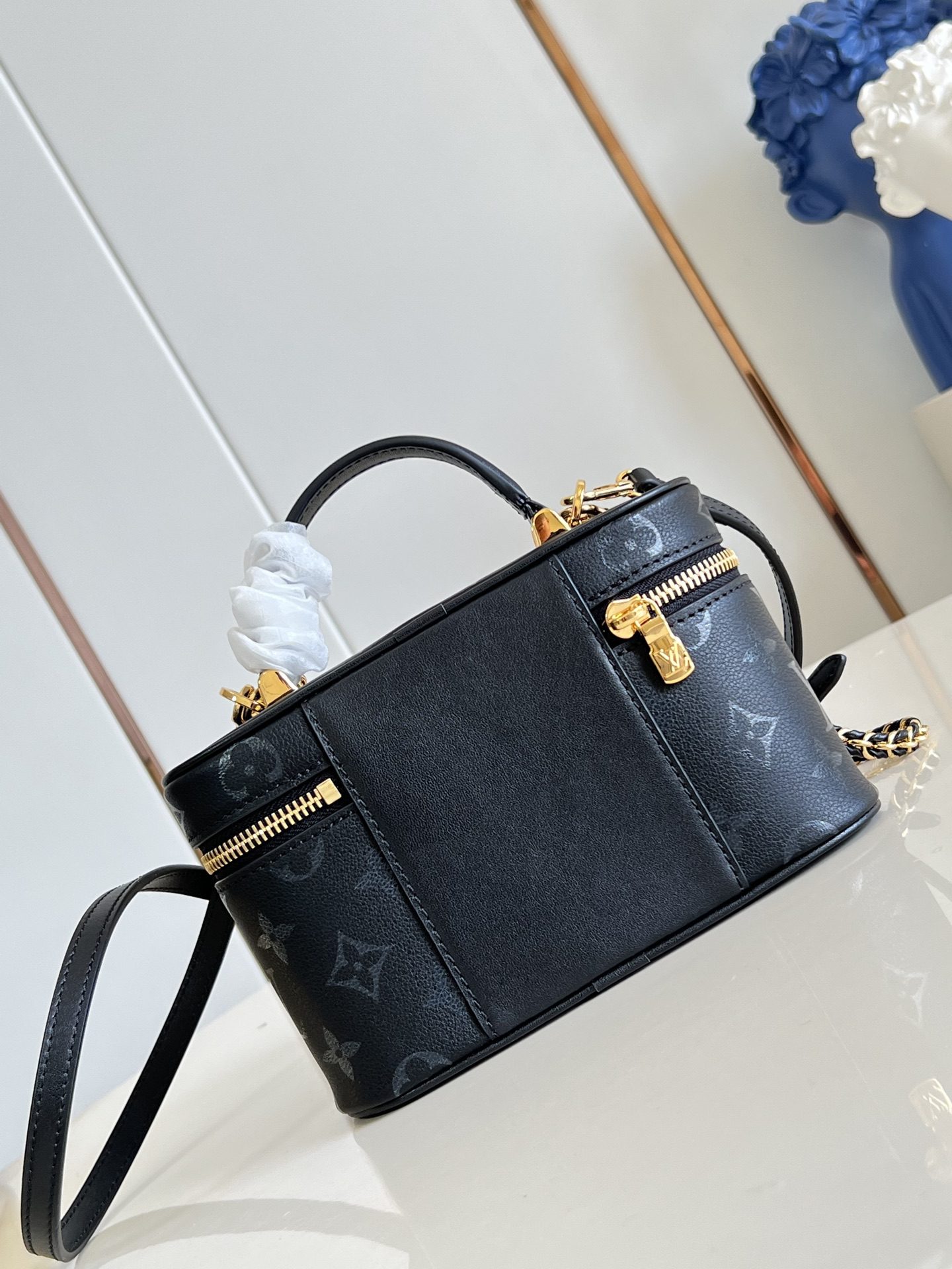 Vanity Chain Pouch - Image 5