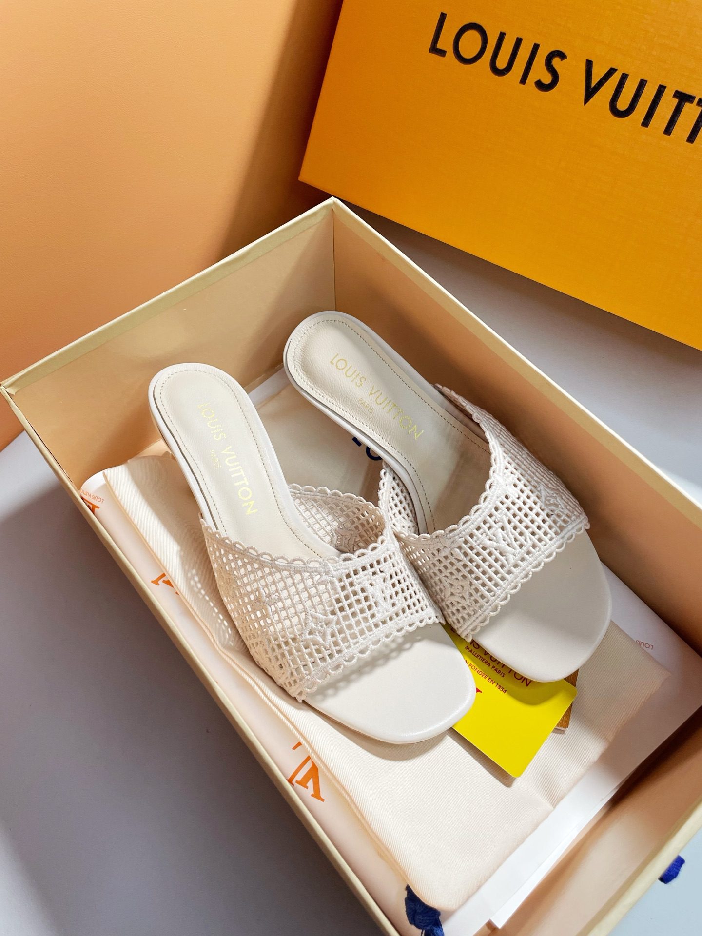 LV 6 AM Mule - Image 3