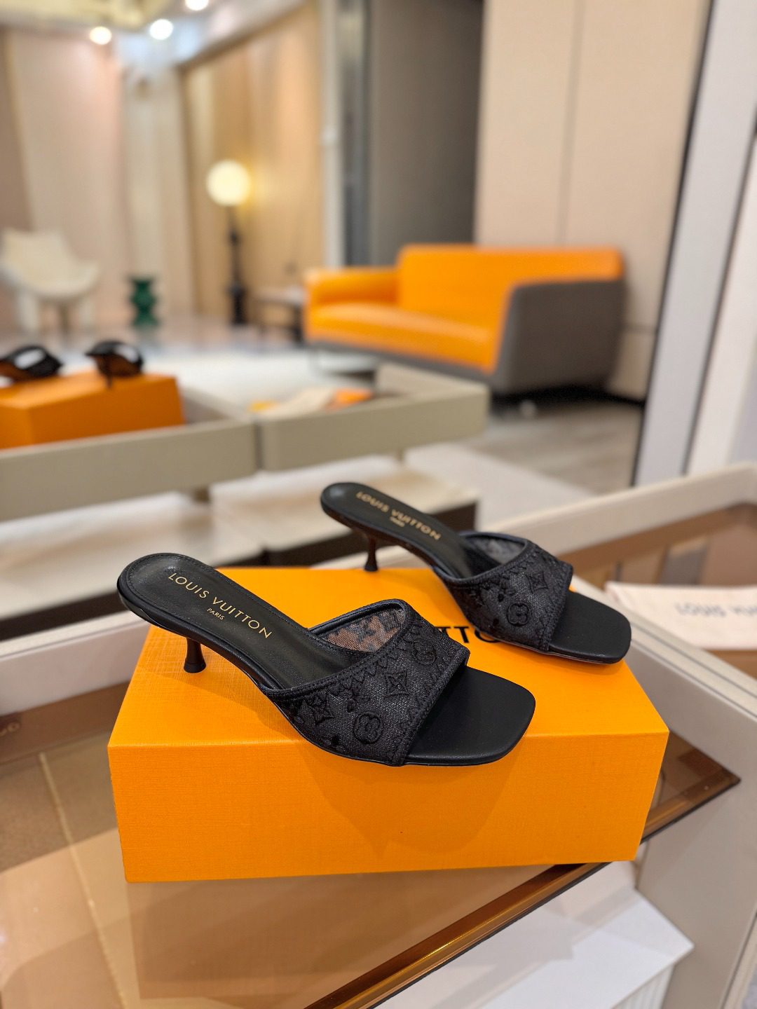 LV 6AM Mule - Image 3