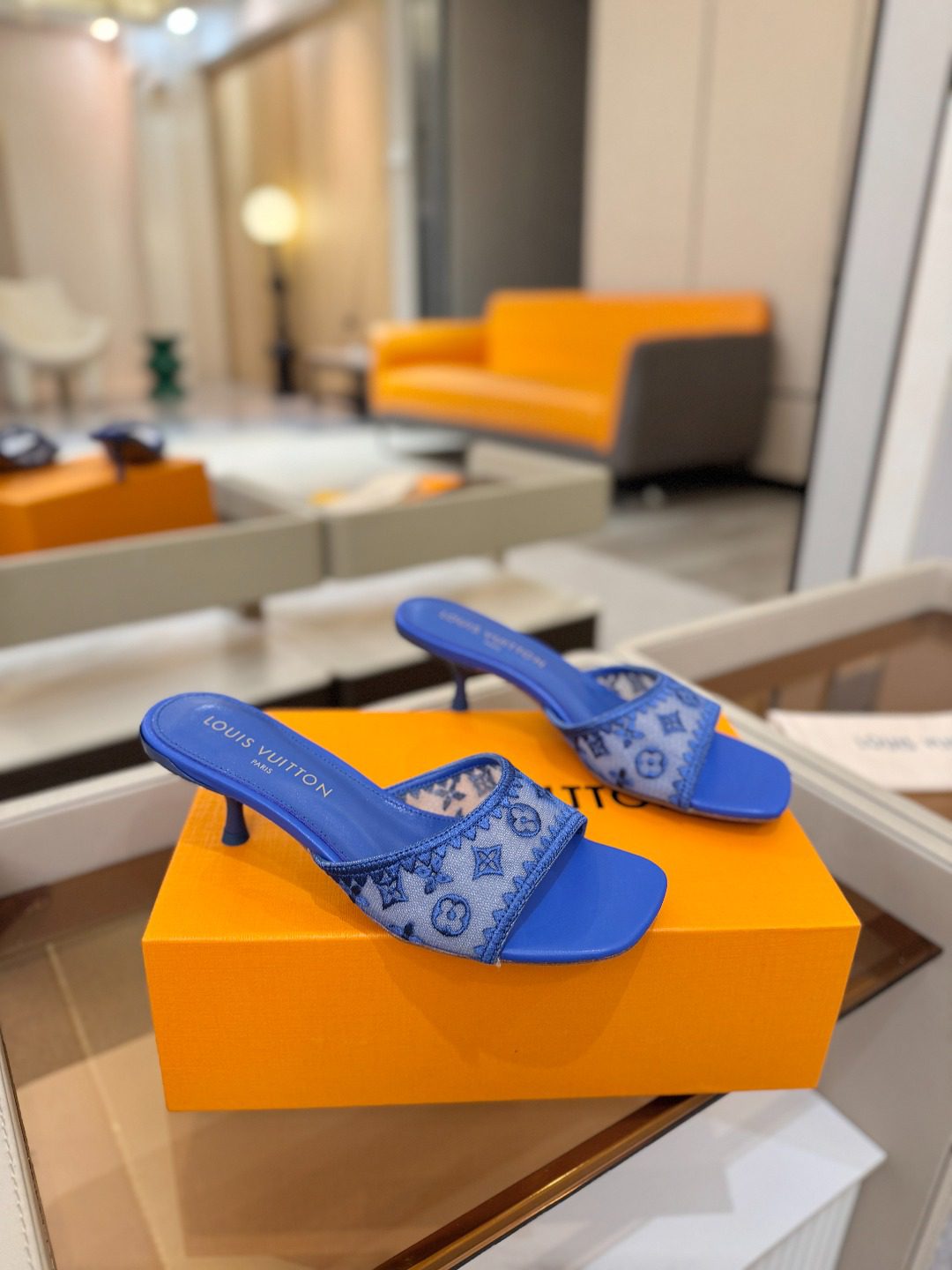 LV 6AM Mule - Image 7