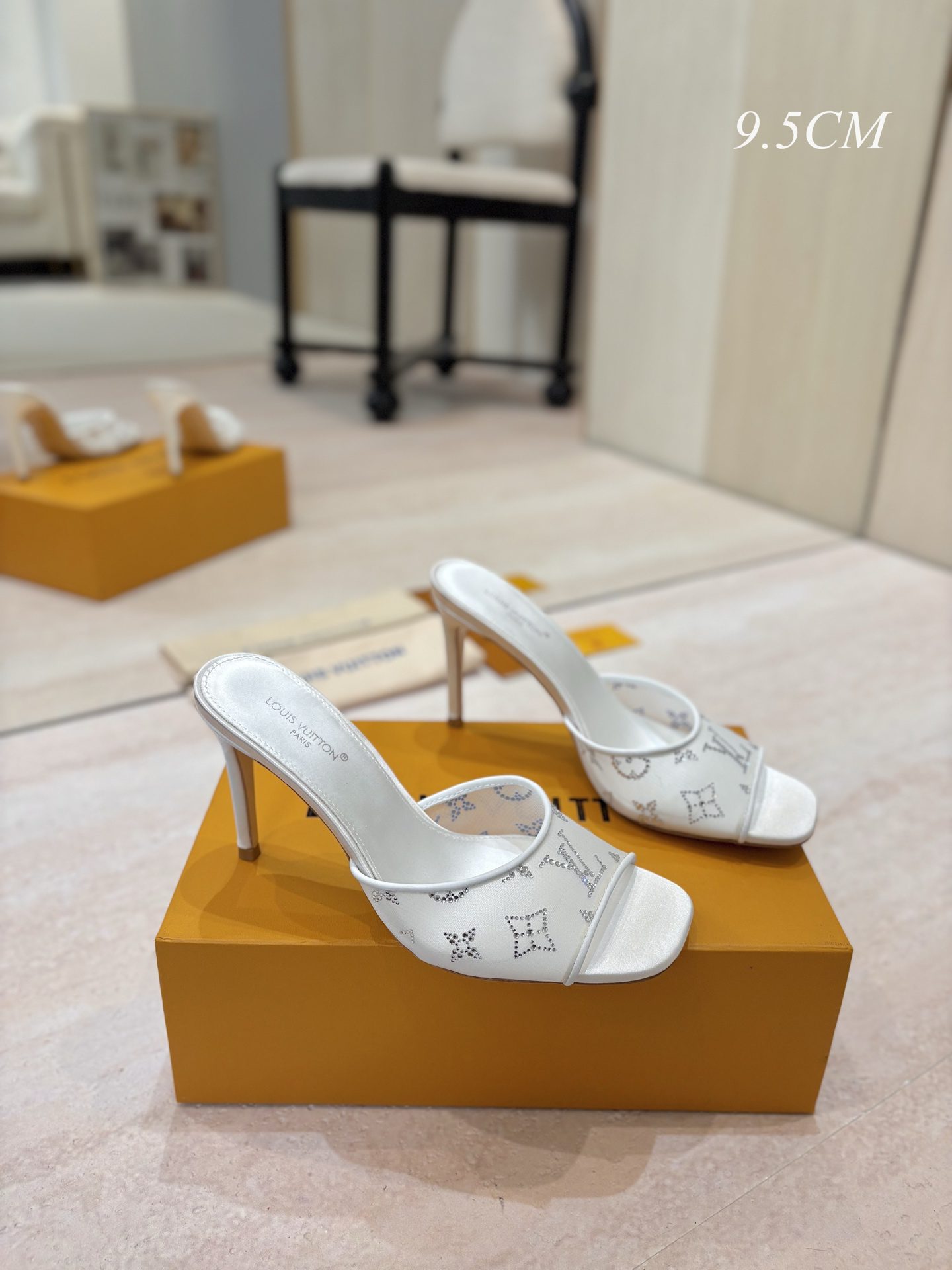 LV Gala Mule - Image 4