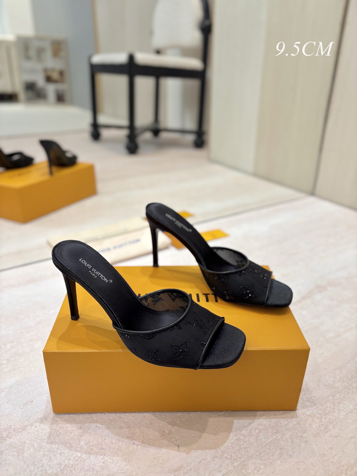 LV Gala Mule - Image 3