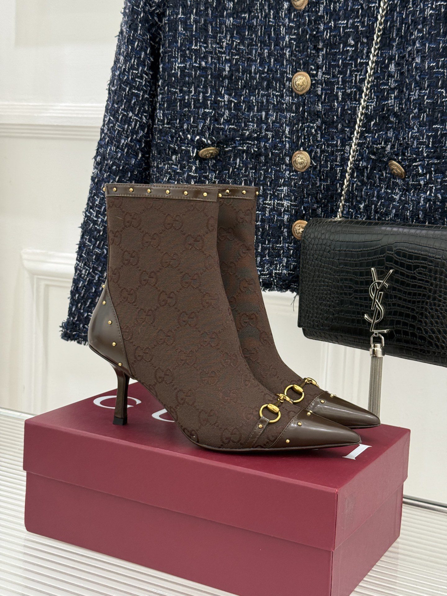 Gucci 26WF New Pointed-Toe Ankle Boots with Metal Heels - Image 4