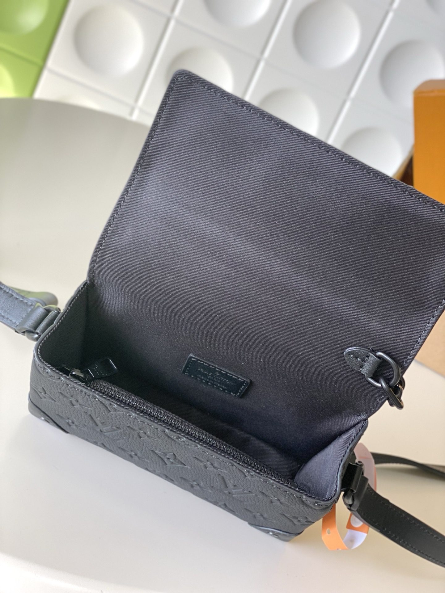 LV Steamer - Image 10