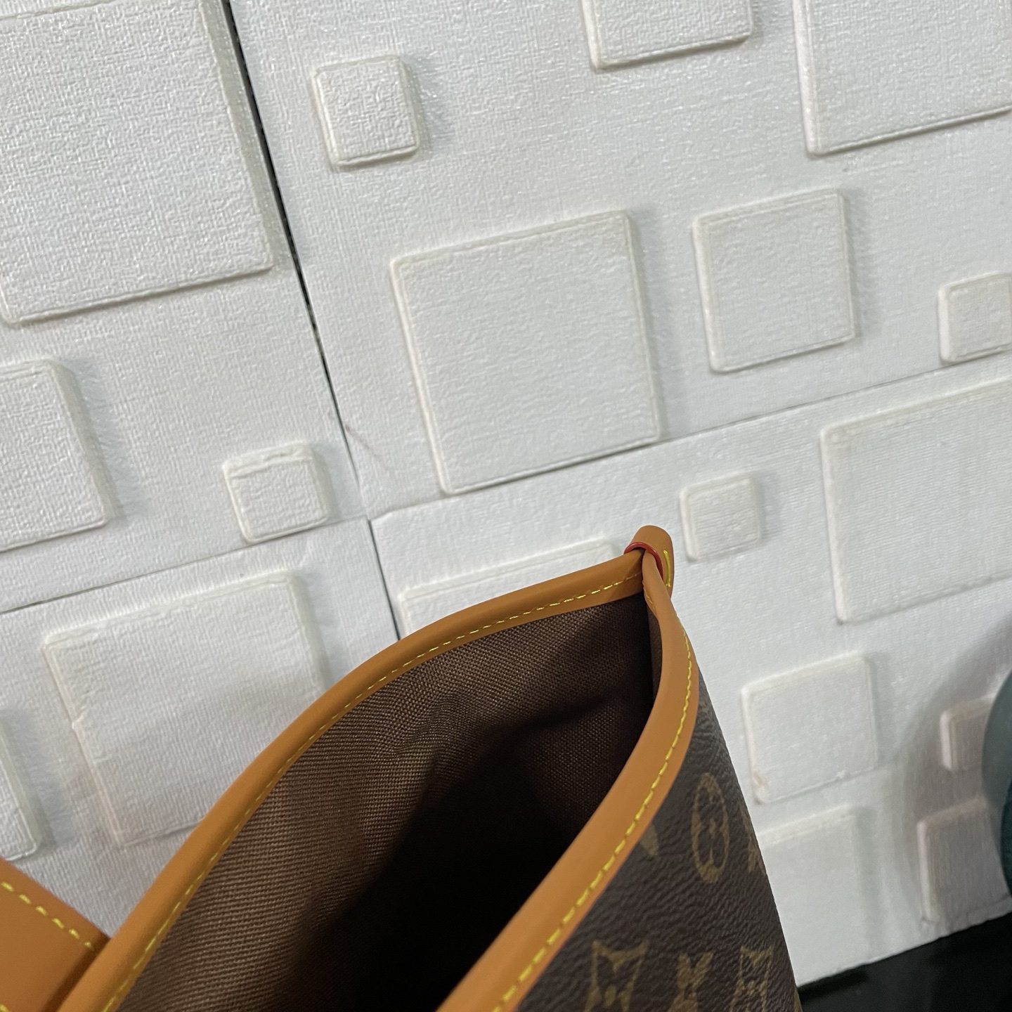 LV Walkaround Tote - Image 8
