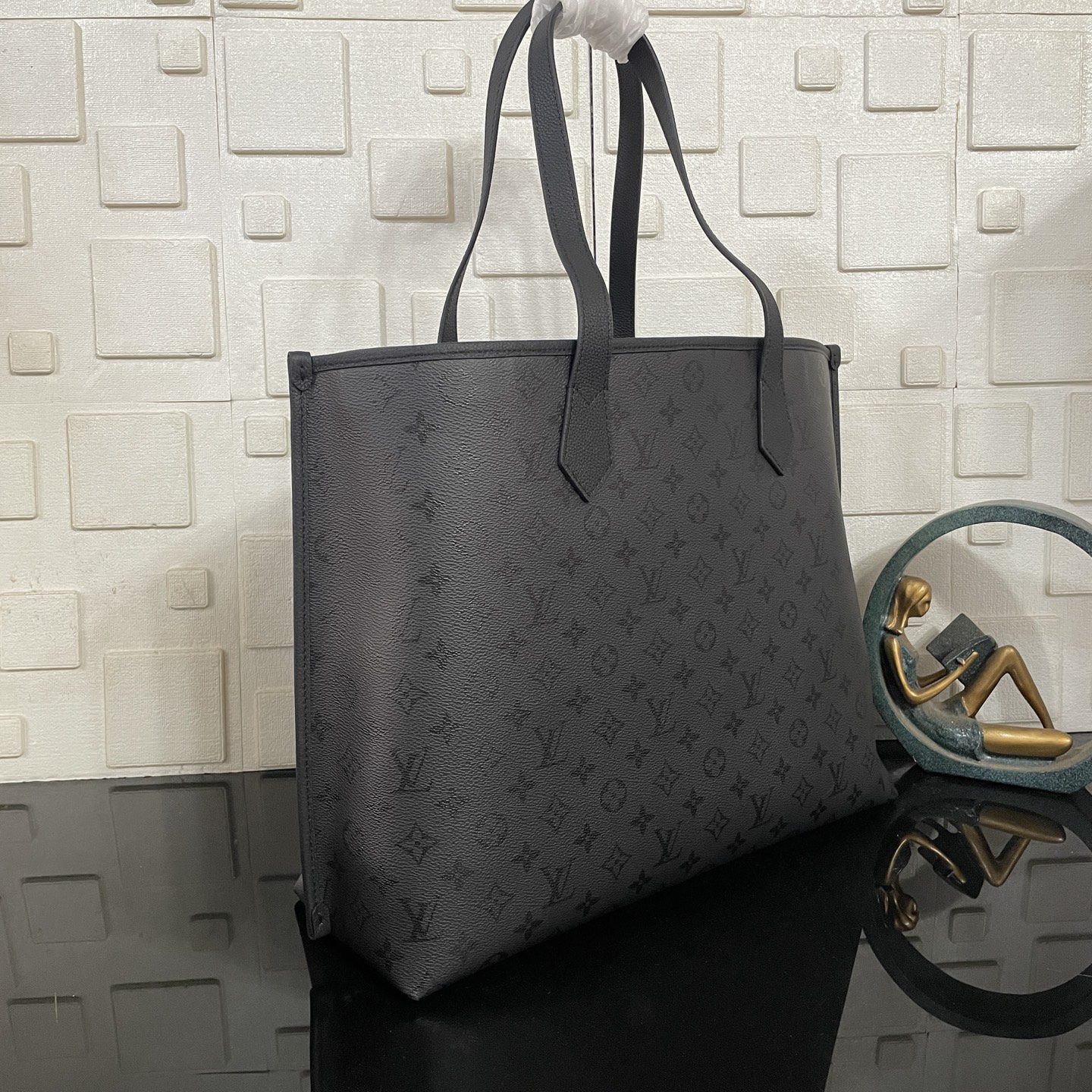 LV Walkaround Tote - Image 3