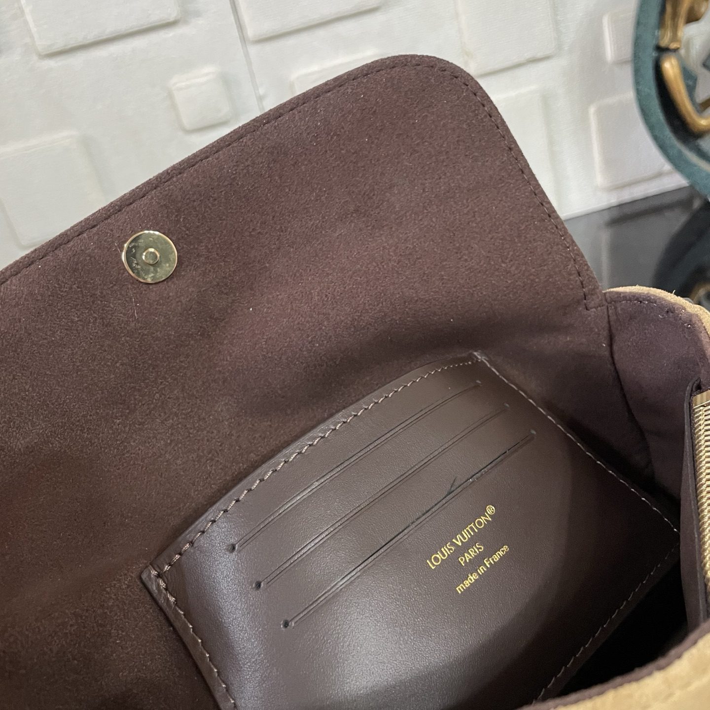 LV WALLET ON CHAIN IVY - Image 10