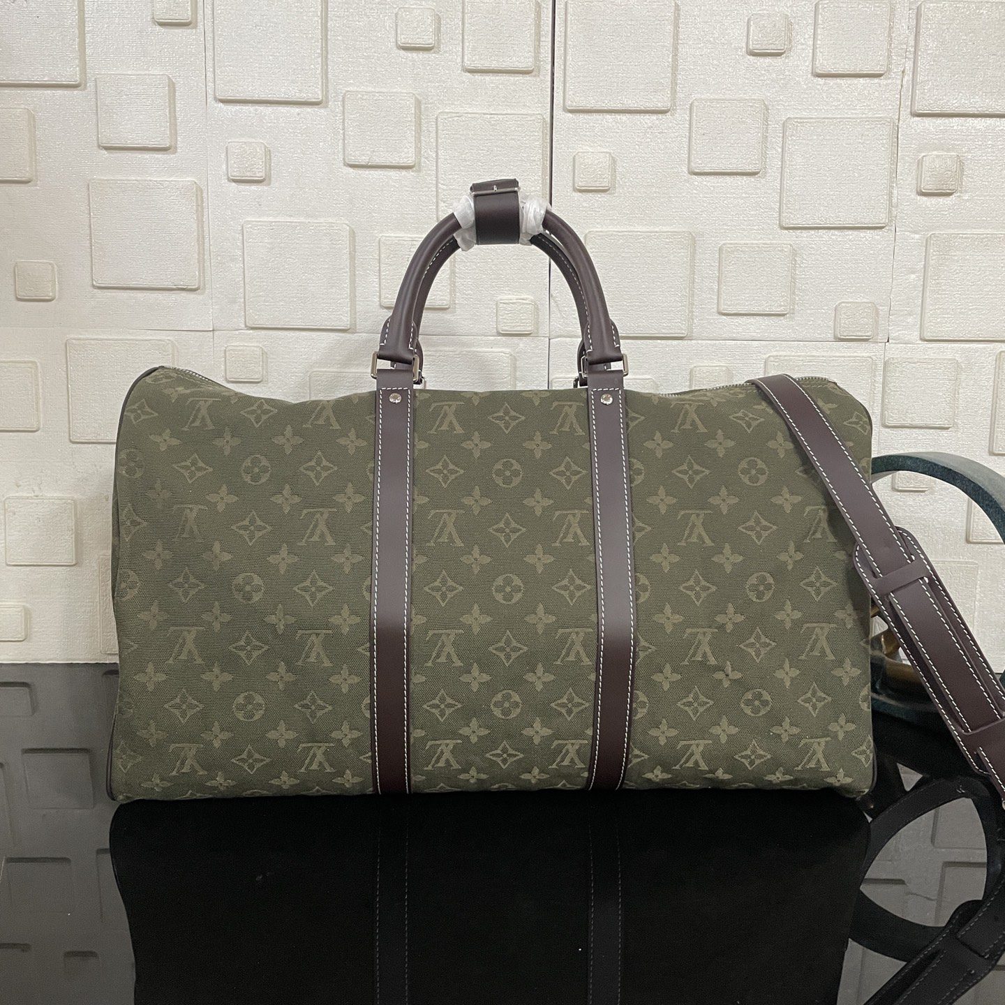 LV Keepall Bandoulière 50 - Image 4