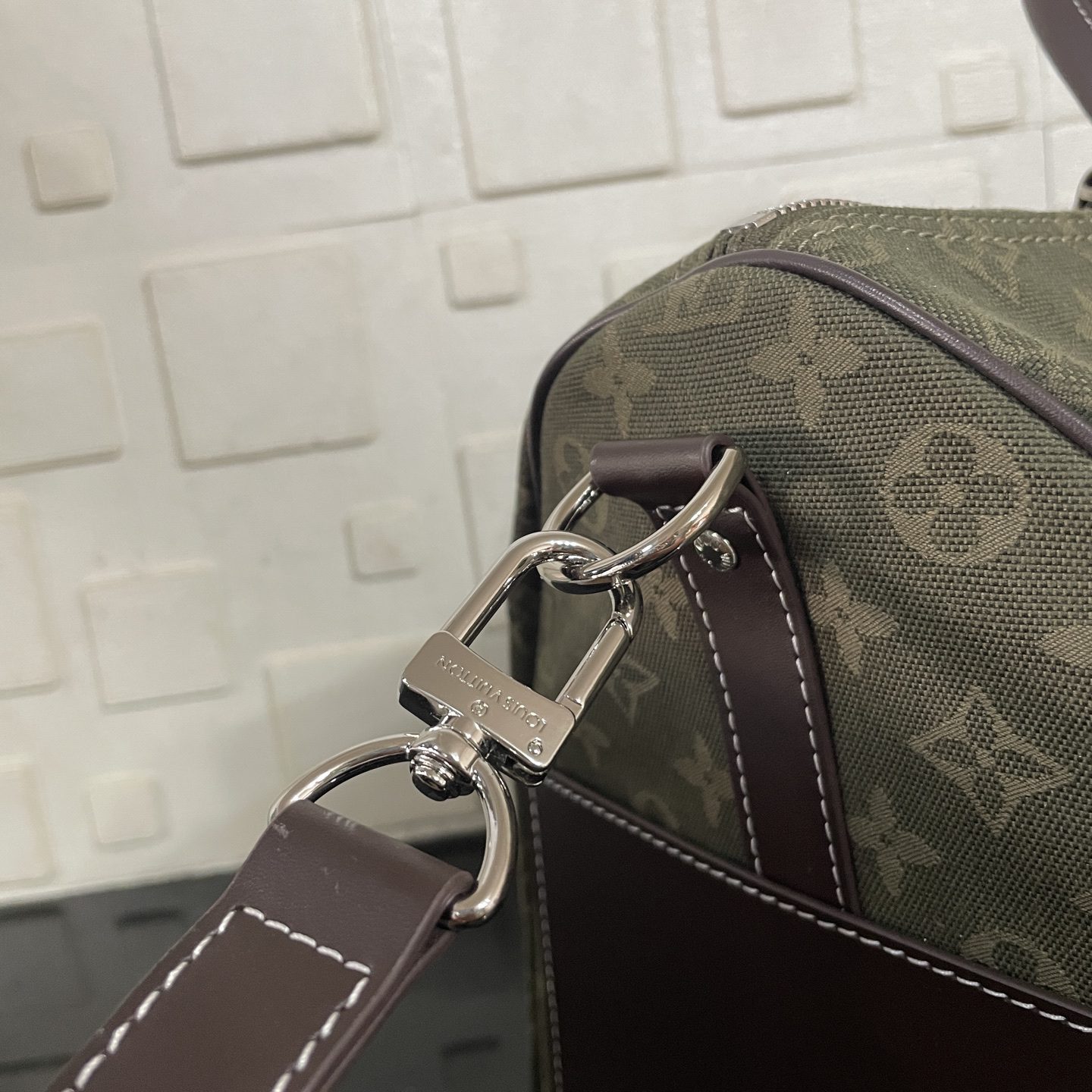 LV Keepall Bandoulière 50 - Image 7