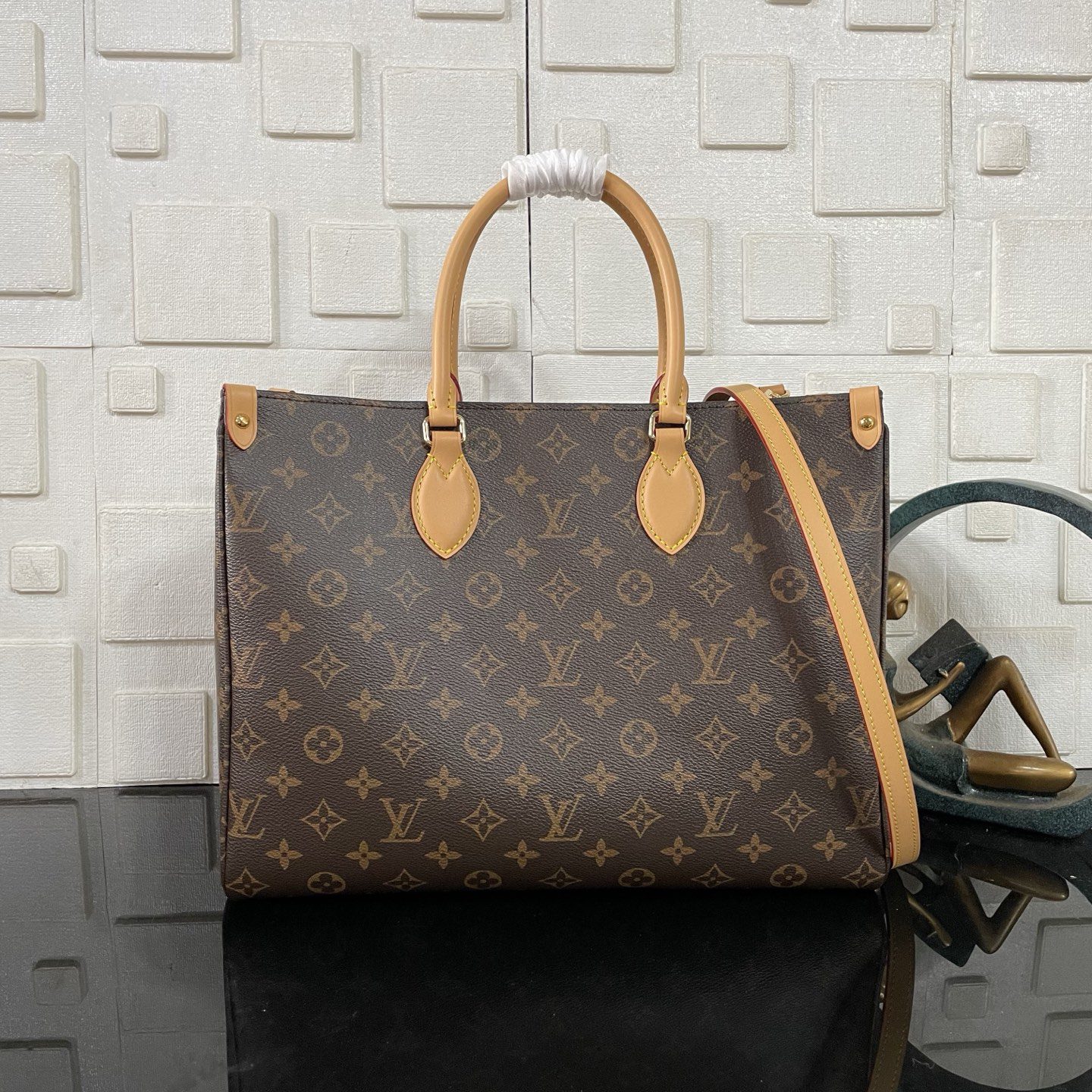 LV Othego - Image 4
