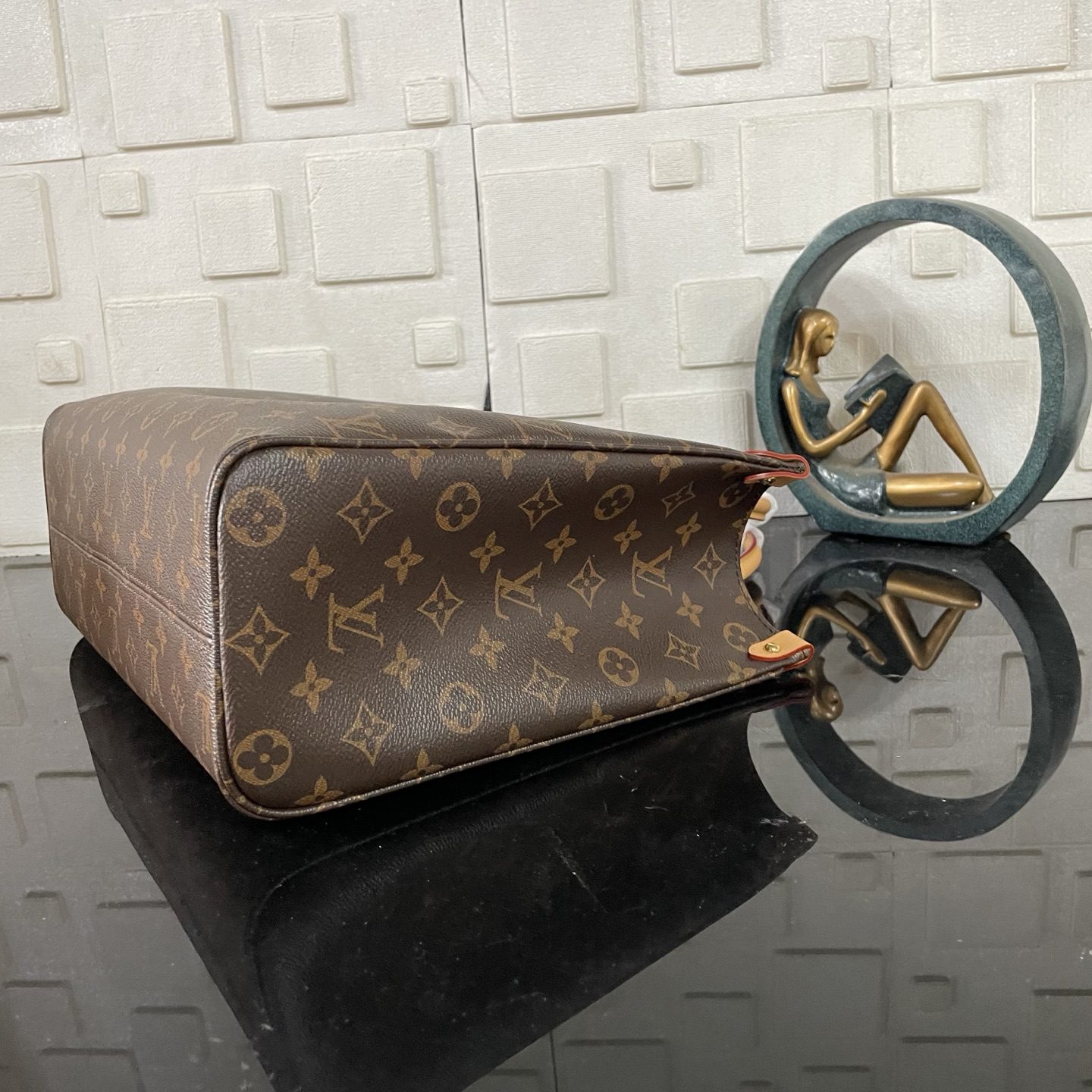LV Othego - Image 8
