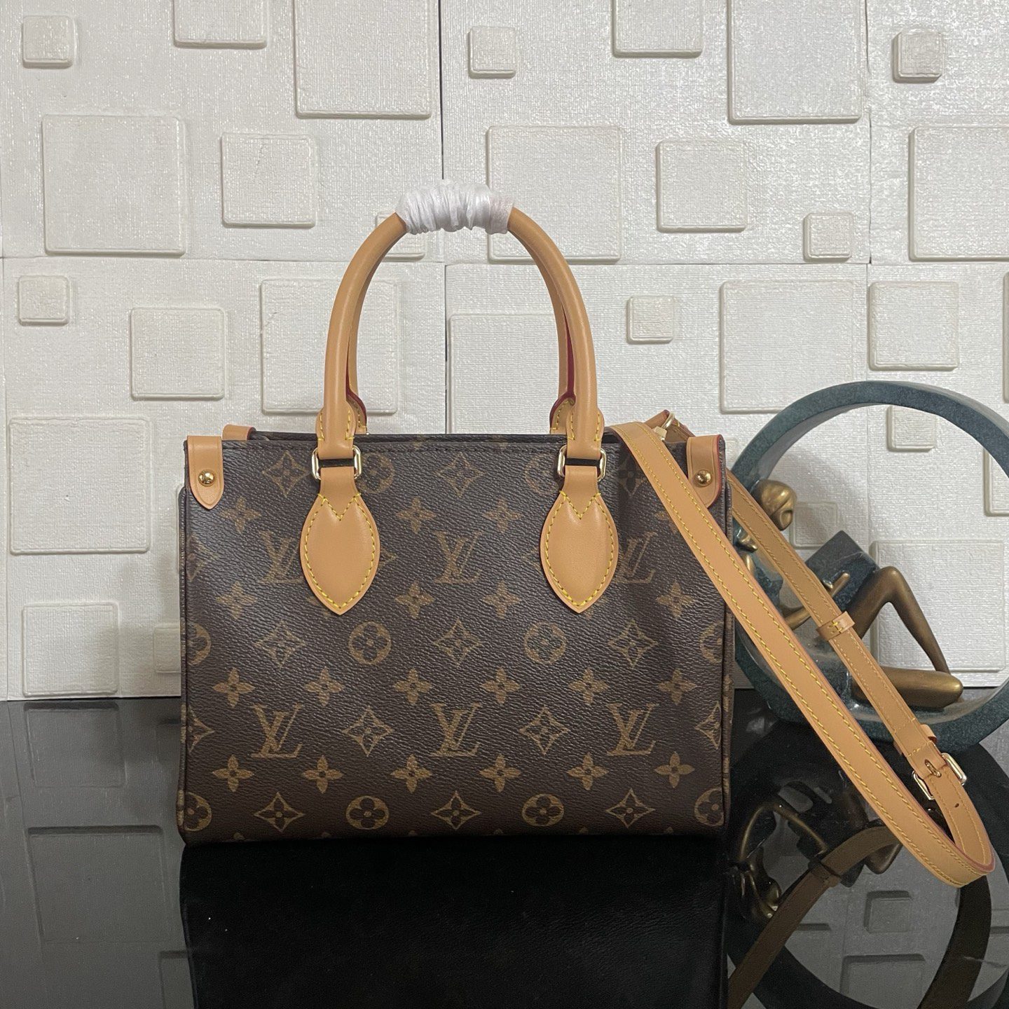 LV ONTHEGO SOFT - Image 5