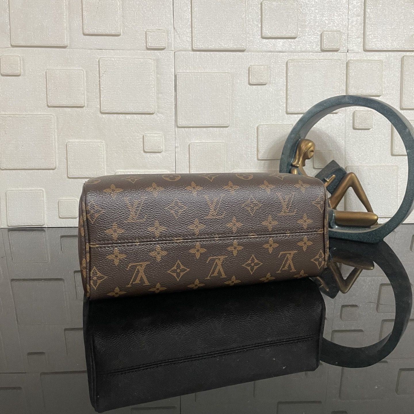 LV ONTHEGO SOFT - Image 6