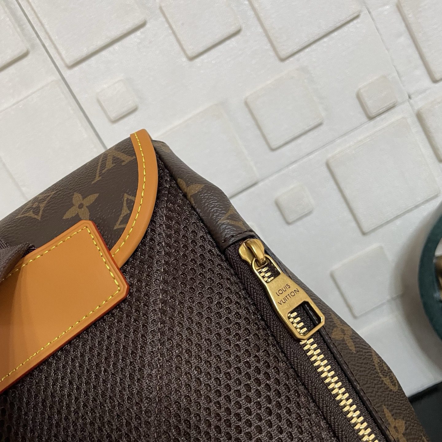 LV Flaneur - Image 6