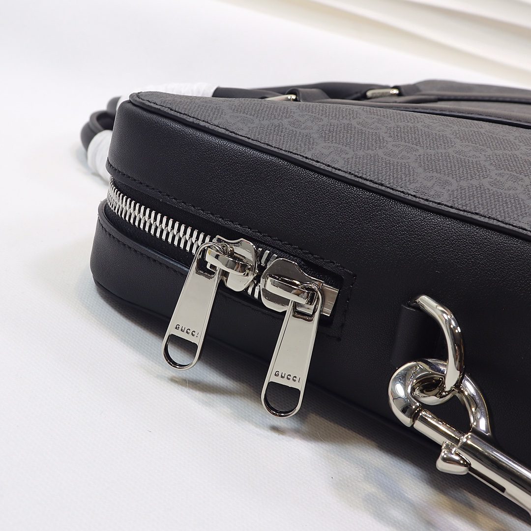 GUCCI Single shoulder crossbody clutch - Image 7